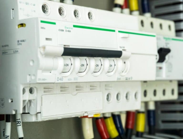 Safety Switch vs Circuit Breaker – What’s The Difference?